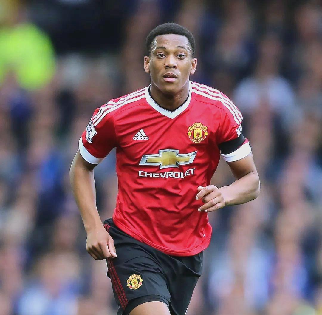 包含德甲赛程吃紧；曼联集结日刷新队史纪录；压力陡增；年轻球员得到机会的词条九游手游中心